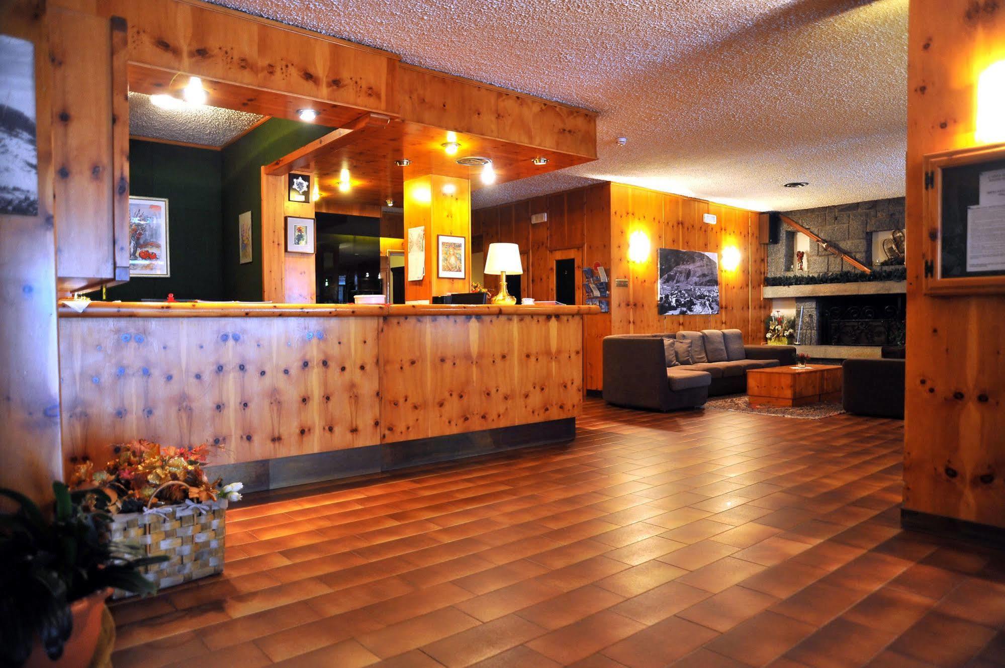 Hotel Nazionale Bormio Kültér fotó