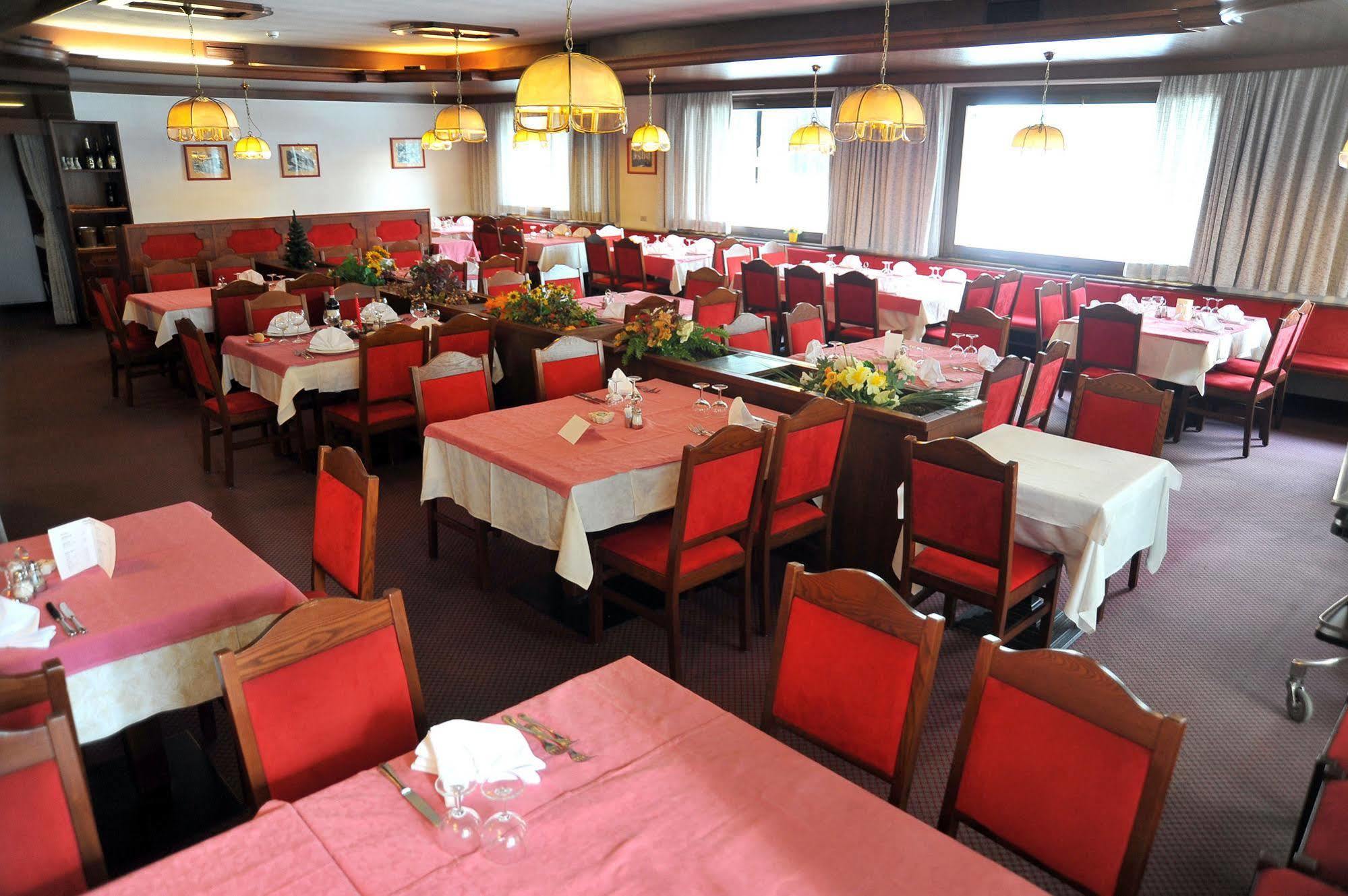 Hotel Nazionale Bormio Kültér fotó