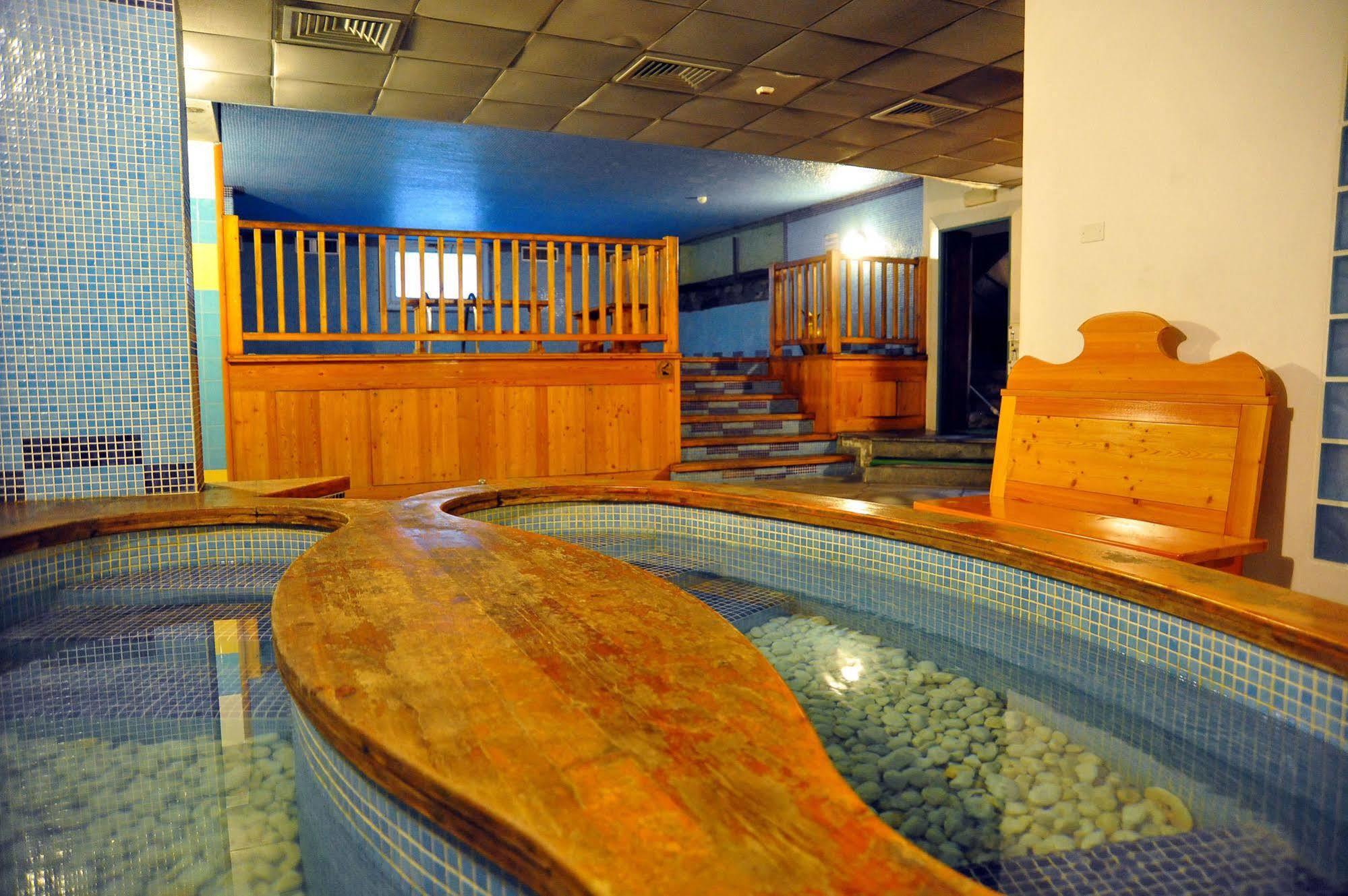 Hotel Nazionale Bormio Kültér fotó