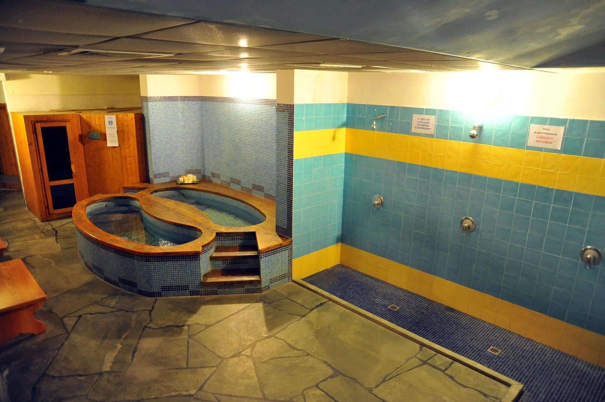 Hotel Nazionale Bormio Kültér fotó