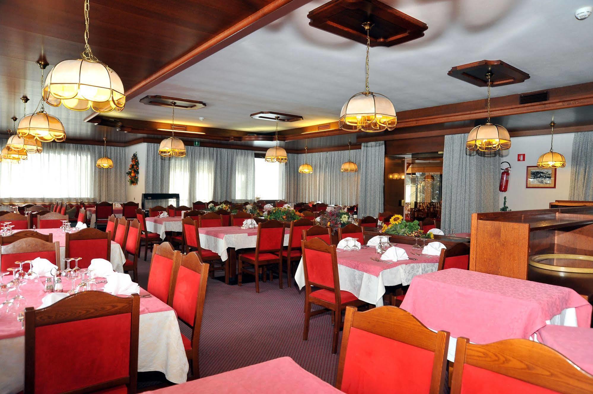 Hotel Nazionale Bormio Kültér fotó
