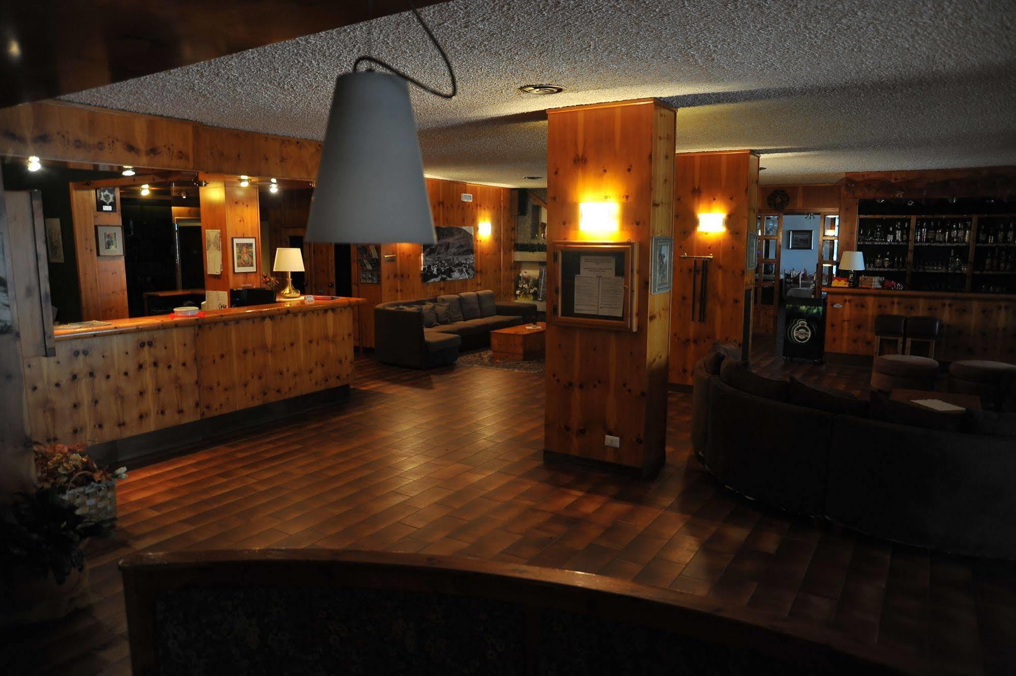 Hotel Nazionale Bormio Kültér fotó