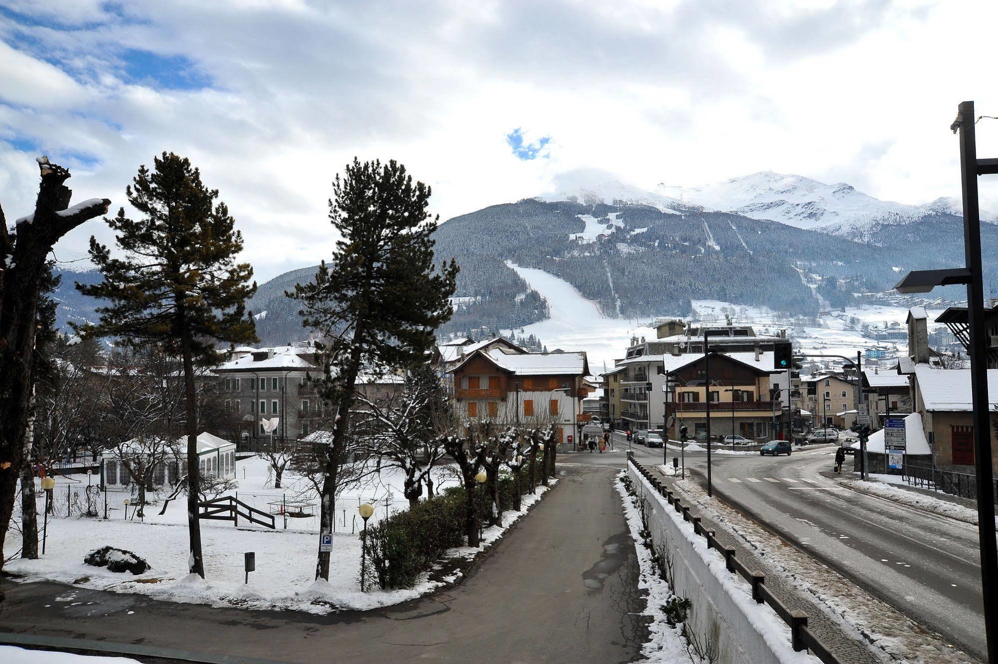Hotel Nazionale Bormio Kültér fotó